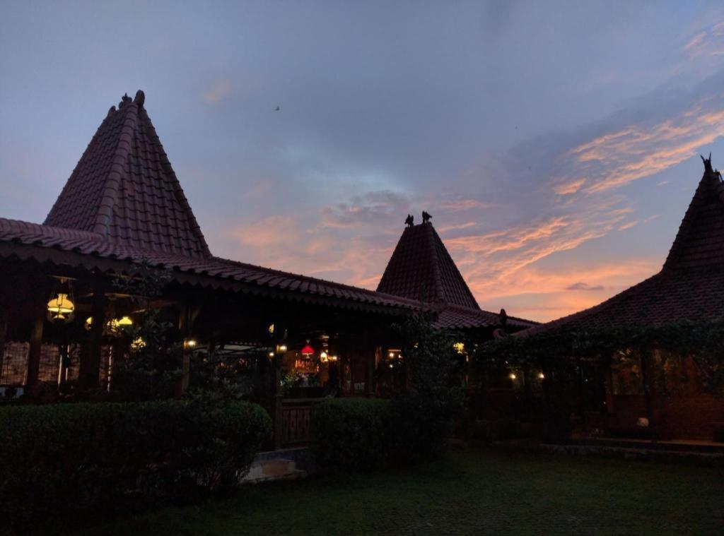 Joglo Ayem Tentrem Prambanan Luaran gambar