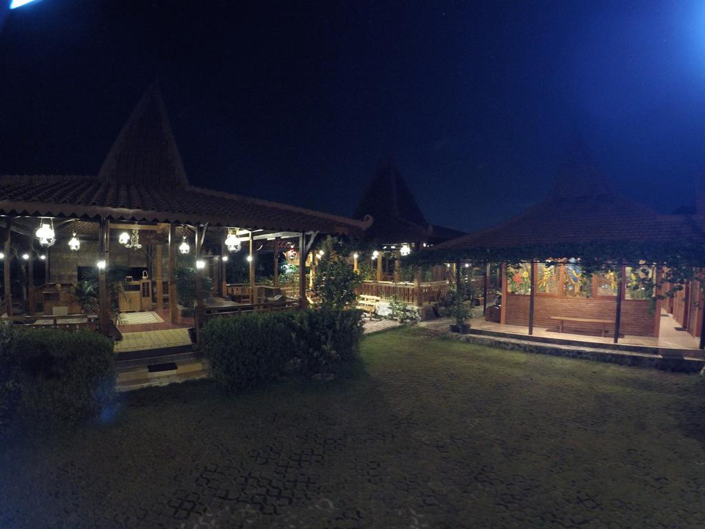 Joglo Ayem Tentrem Prambanan Luaran gambar