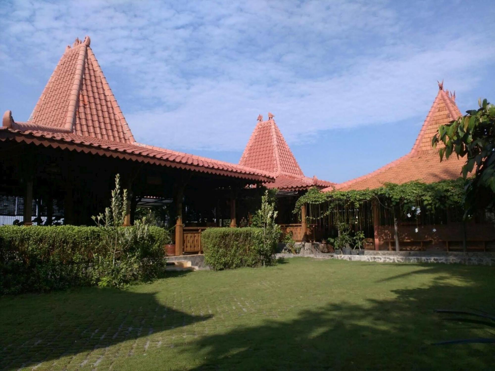 Joglo Ayem Tentrem Prambanan Luaran gambar